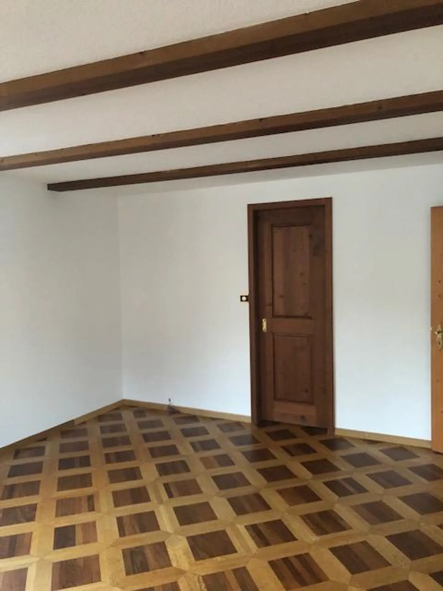 Appartement de 7,5 pièces - Photo 2 sur 9