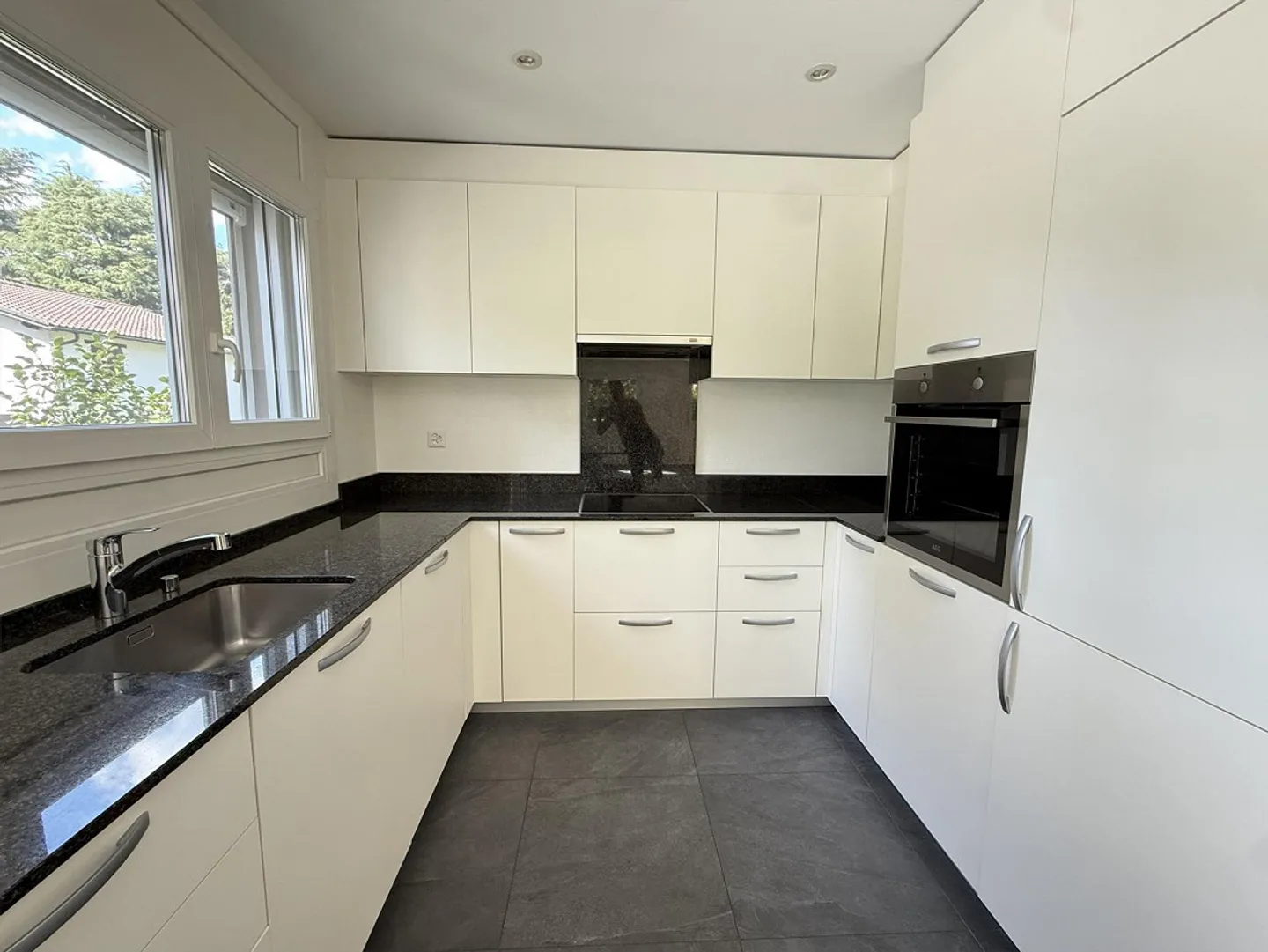 Apartment with 3.5 rooms, equipped with all comforts and garden - Photo 4 of 10