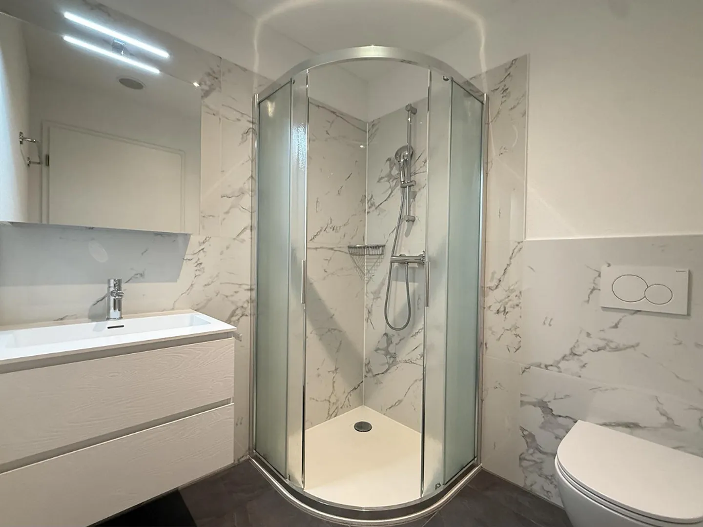 Apartment with 3.5 rooms, equipped with all comforts and garden - Photo 9 of 10
