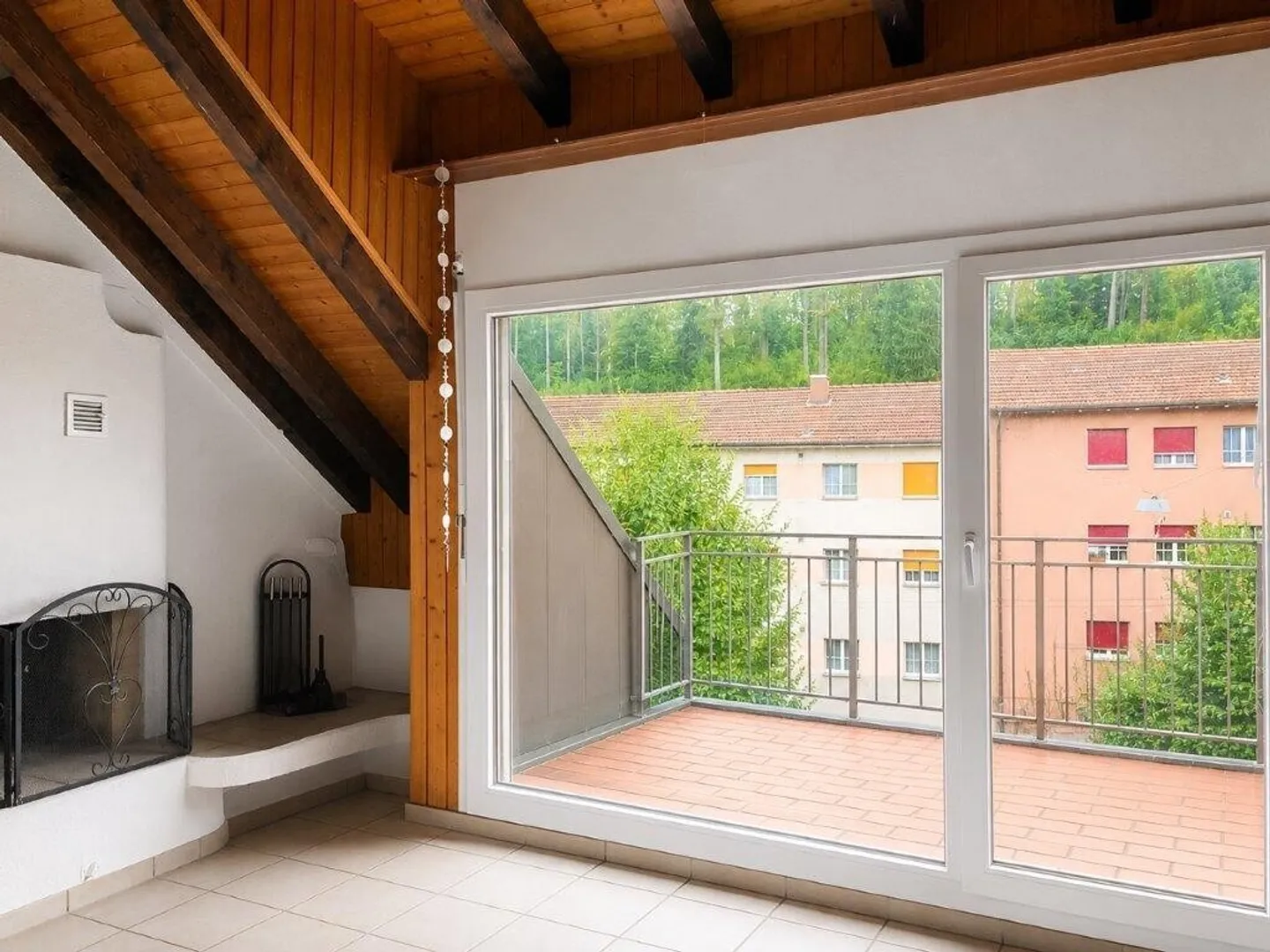 Ottimo appartamento duplex con camino - posizione ideale! - Foto 2 di 9