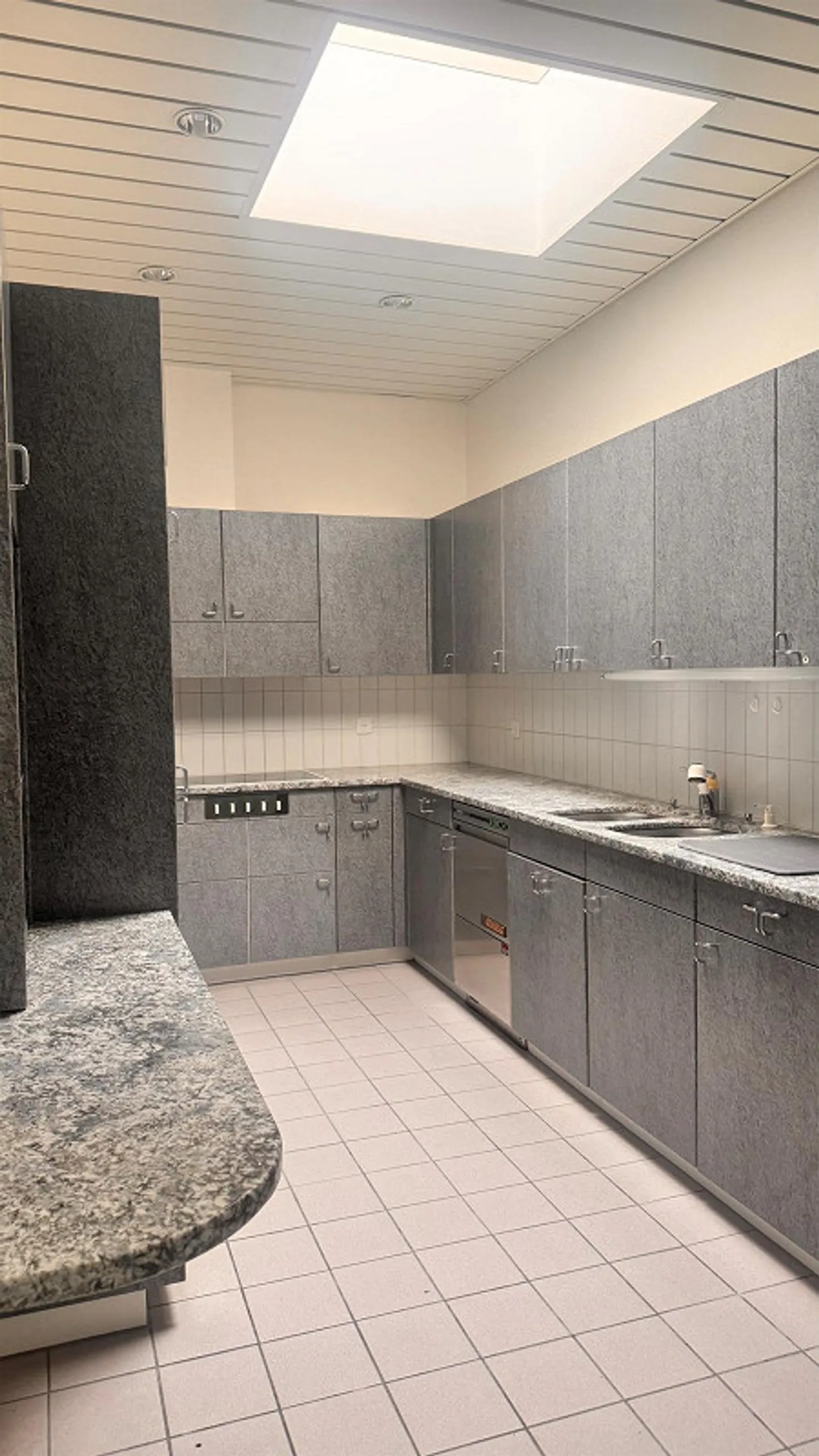 Espace de travail partagé de 118 m² dans un emplacement pratique - Photo 3 sur 4