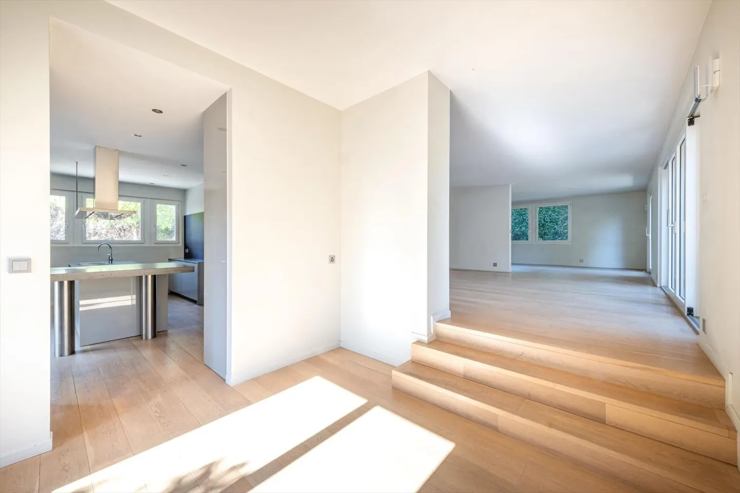 Beautiful bourgeois villa with character - Photo 2 of 13