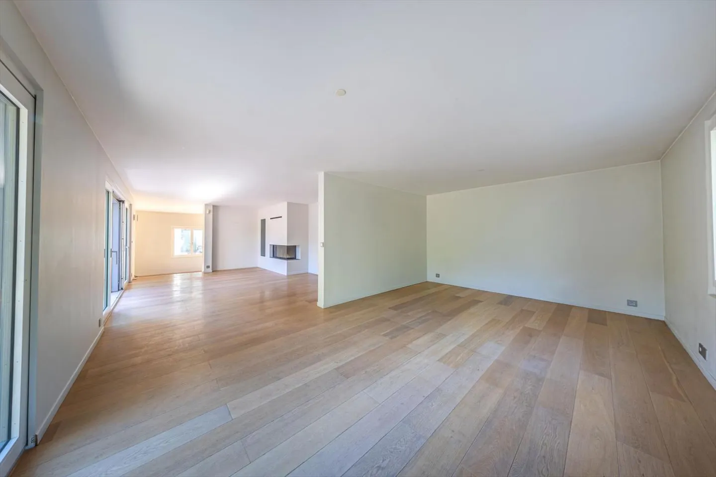 Beautiful bourgeois villa with character - Photo 4 of 13