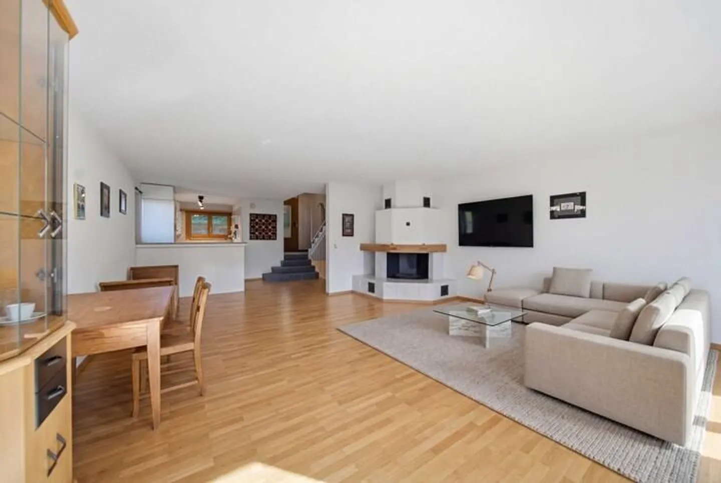 Charming House in a Quiet Location Near Lake Thun - Photo 2 of 9