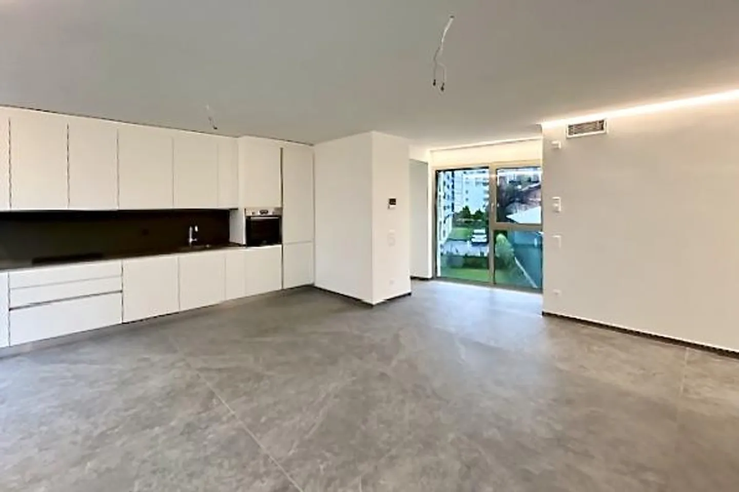 DIRECTEMENT DU CONSTRUCTEUR - Nouvel appartement de 2,5 pièces à louer - Photo 2 sur 15