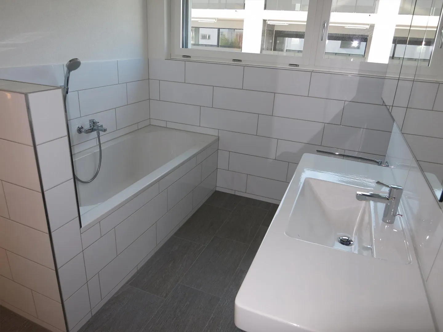 Geräumige helle Familienwohnung mit Balkon - Foto 4 von 8