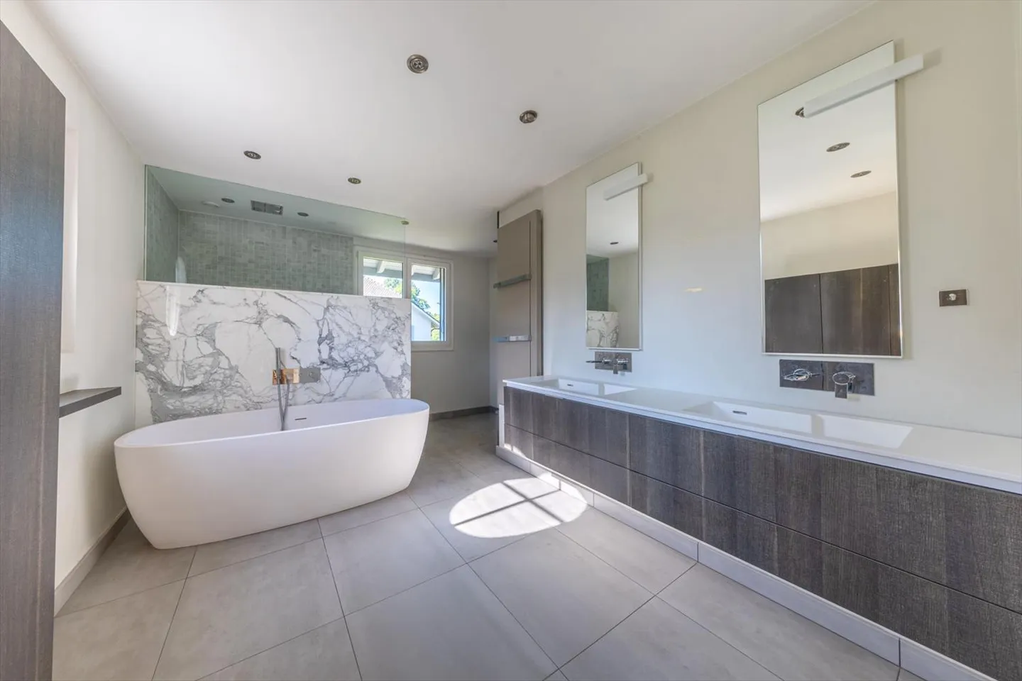 Beautiful bourgeois villa with character - Photo 8 of 13