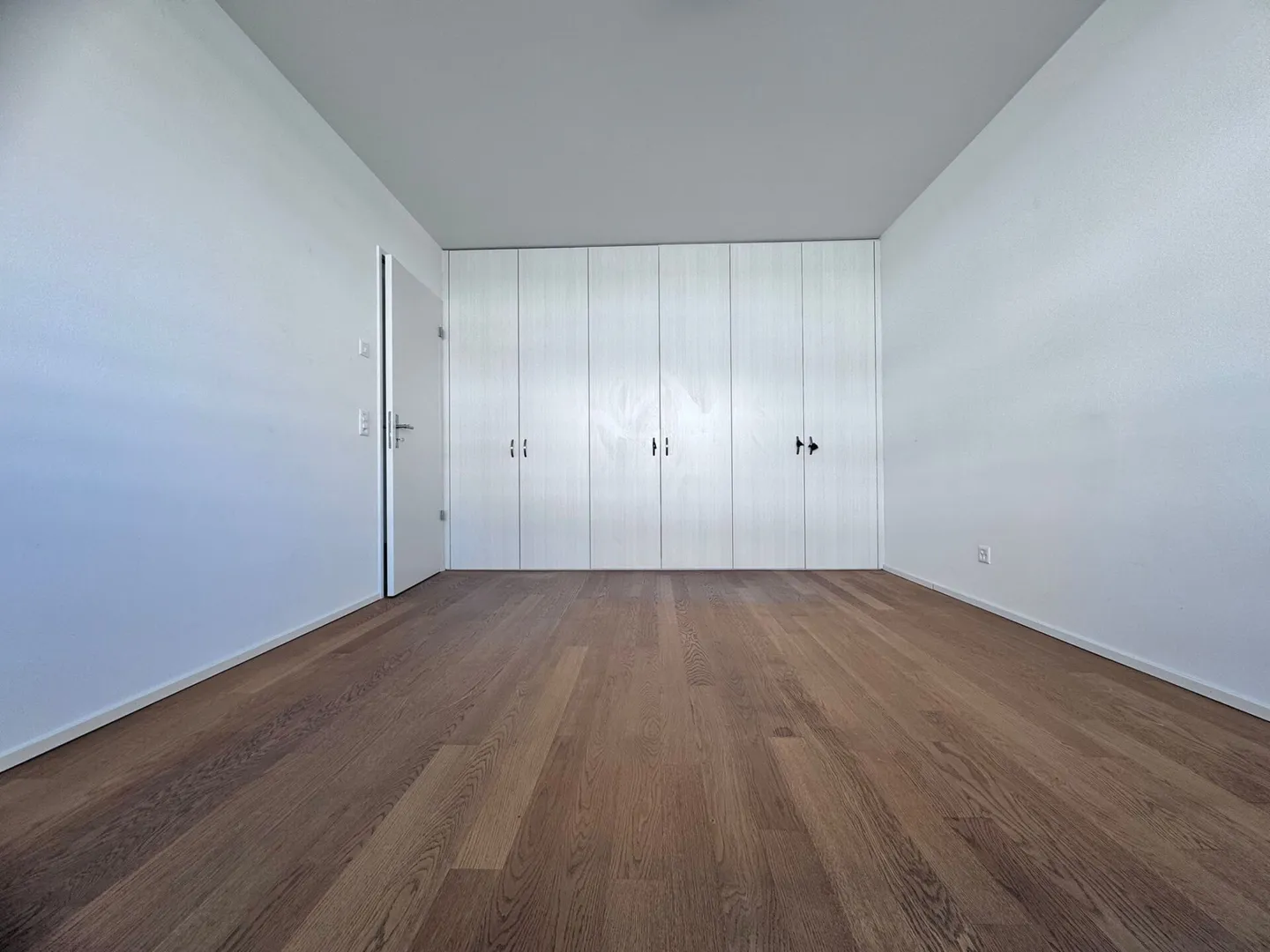 Modern 3.5-room MINERGIE® apartment with large balcony, hobby room & underground parking space - Photo 13 of 25