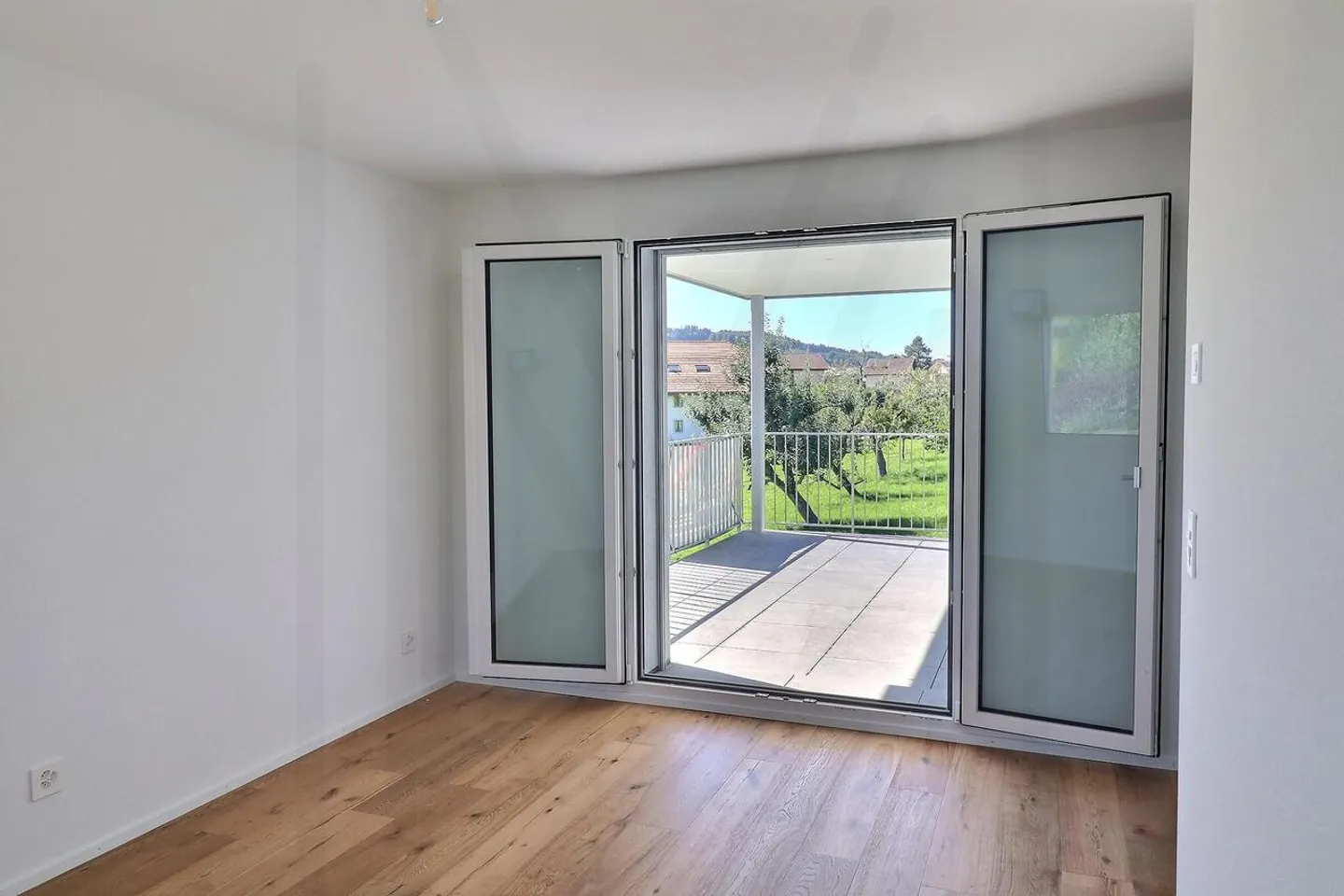 4.5-room apartment in a small residential PPE of 3 units - Photo 9 of 11