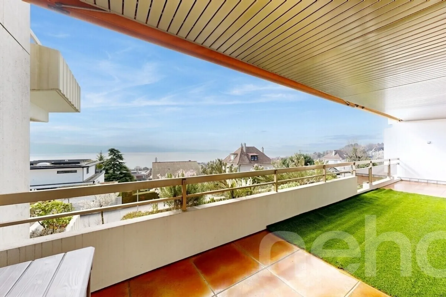 Spacious Apartment with Lake View - Photo 7 of 12