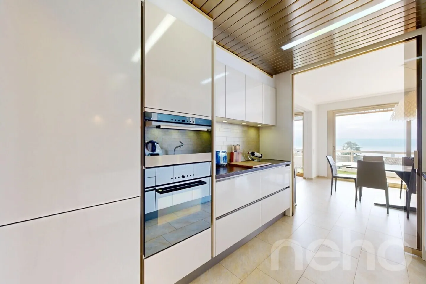 Spacious Apartment with Lake View - Photo 10 of 12