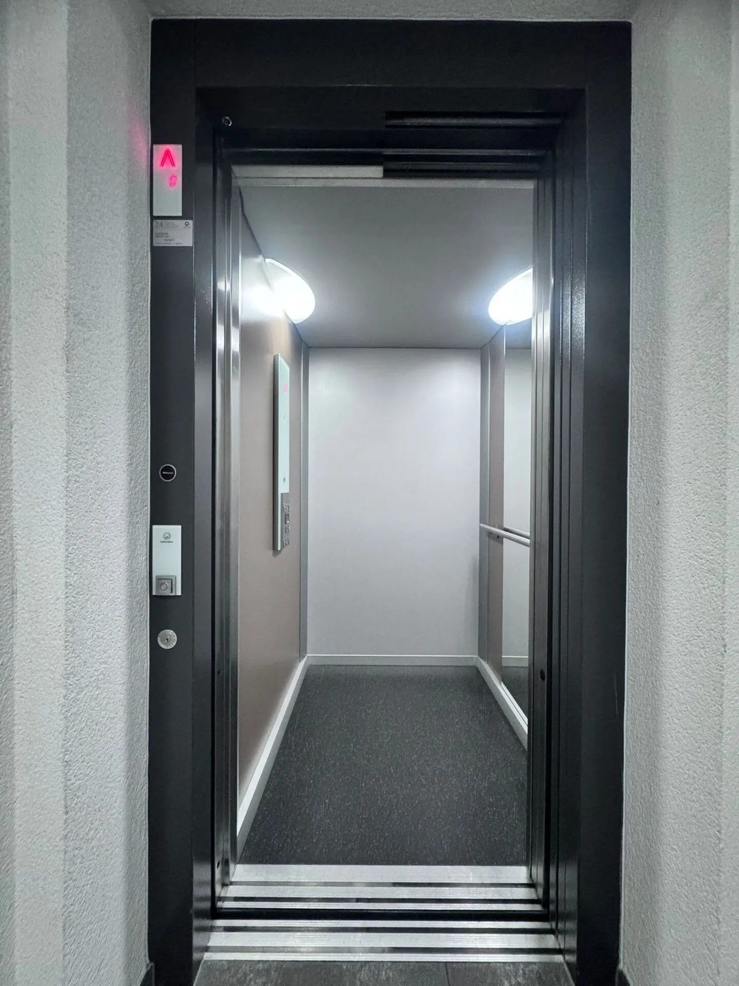 Modern 3.5-room MINERGIE® apartment with large balcony, hobby room & underground parking space - Photo 23 of 25