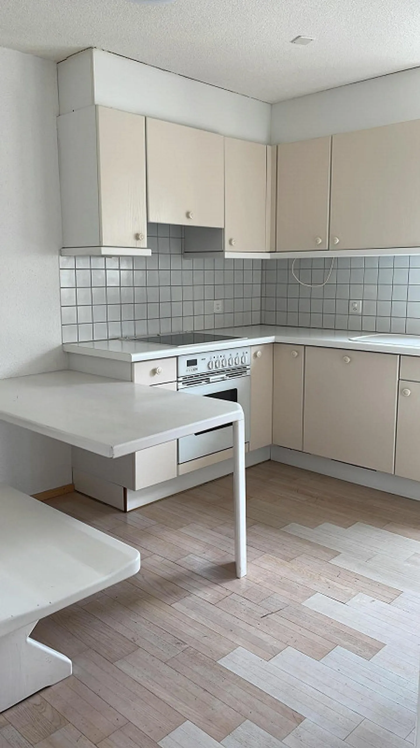 Bright maisonette apartment with charm, parking space and plenty of storage - Photo 3 of 9