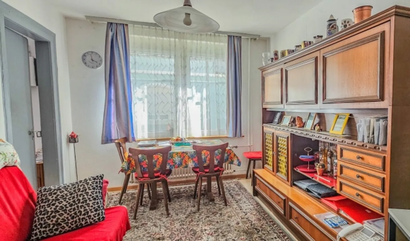 «Charmantes Mehrfamilienhaus mit 6 Einheiten» - Foto 5 von 12