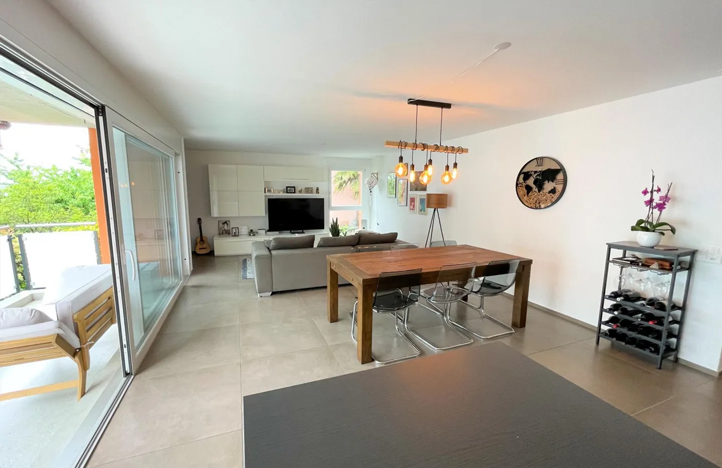 Elegant apartment in a small residential complex with one apartment per floor - Photo 5 of 15