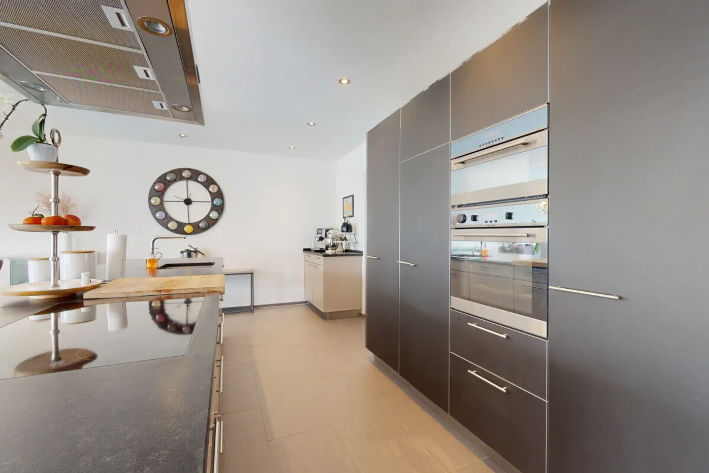 Modernes 5.5 Zimmer Reiheneckhaus mit Garten und Sauna - Photo 4 of 13