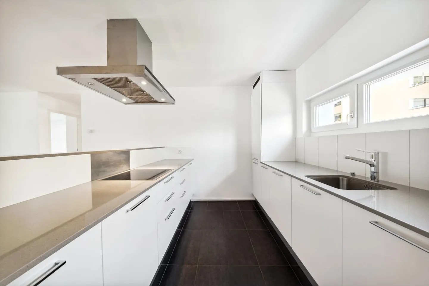 Ideal neighborhood for everything - Photo 4 of 11