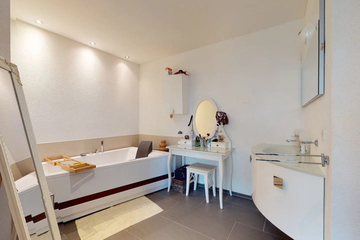 Modernes 5.5 Zimmer Reiheneckhaus mit Garten und Sauna - Photo 9 of 13