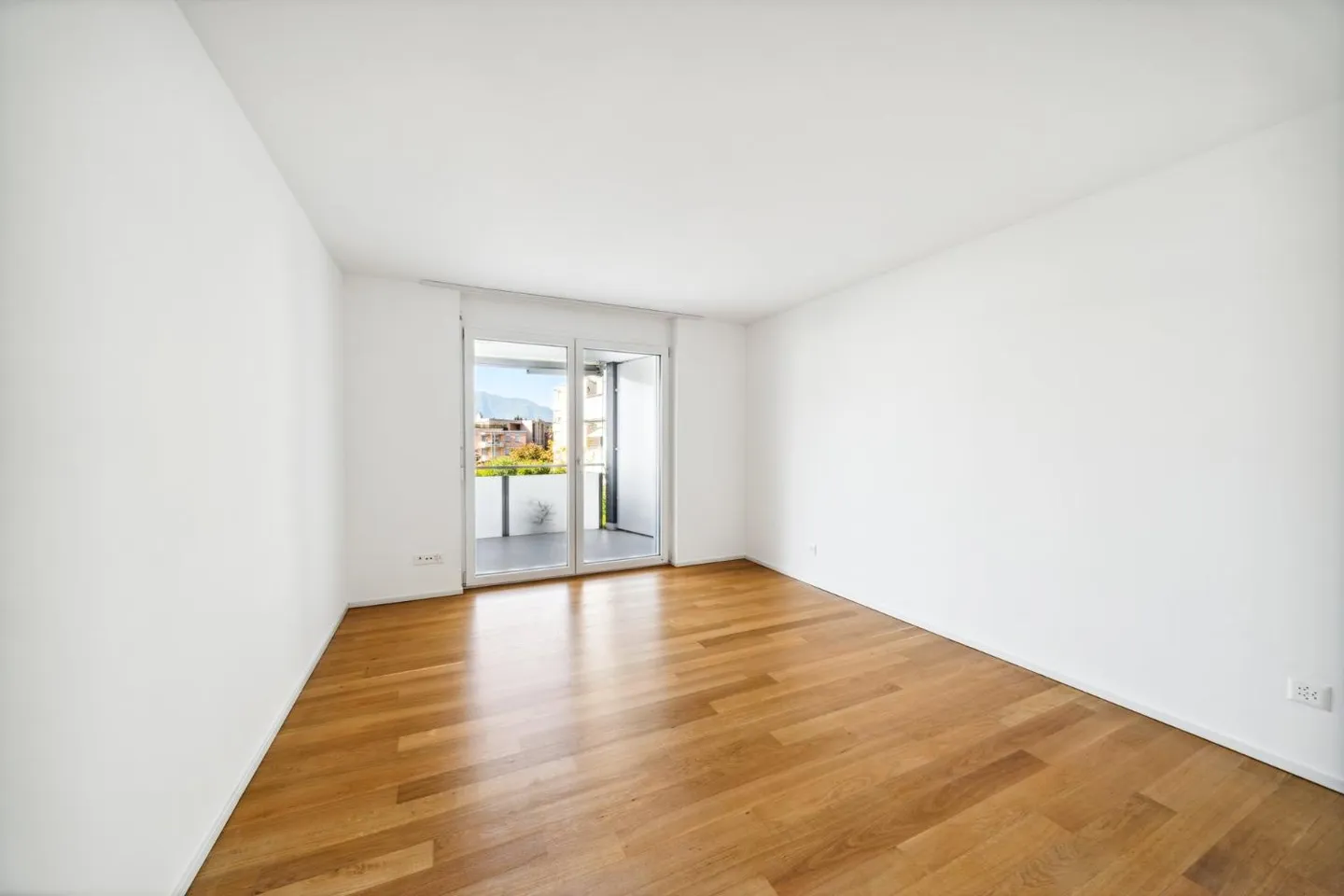 Ideal neighborhood for everything - Photo 9 of 11