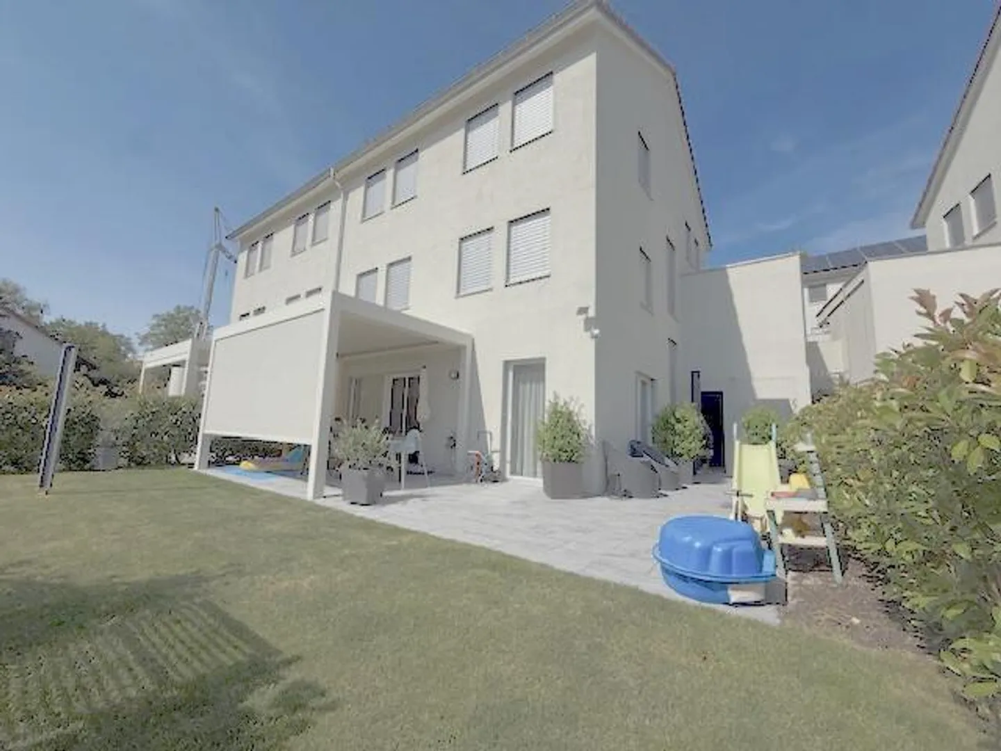 Modernes Doppelhaus in Zeihen - Foto 1 von 42