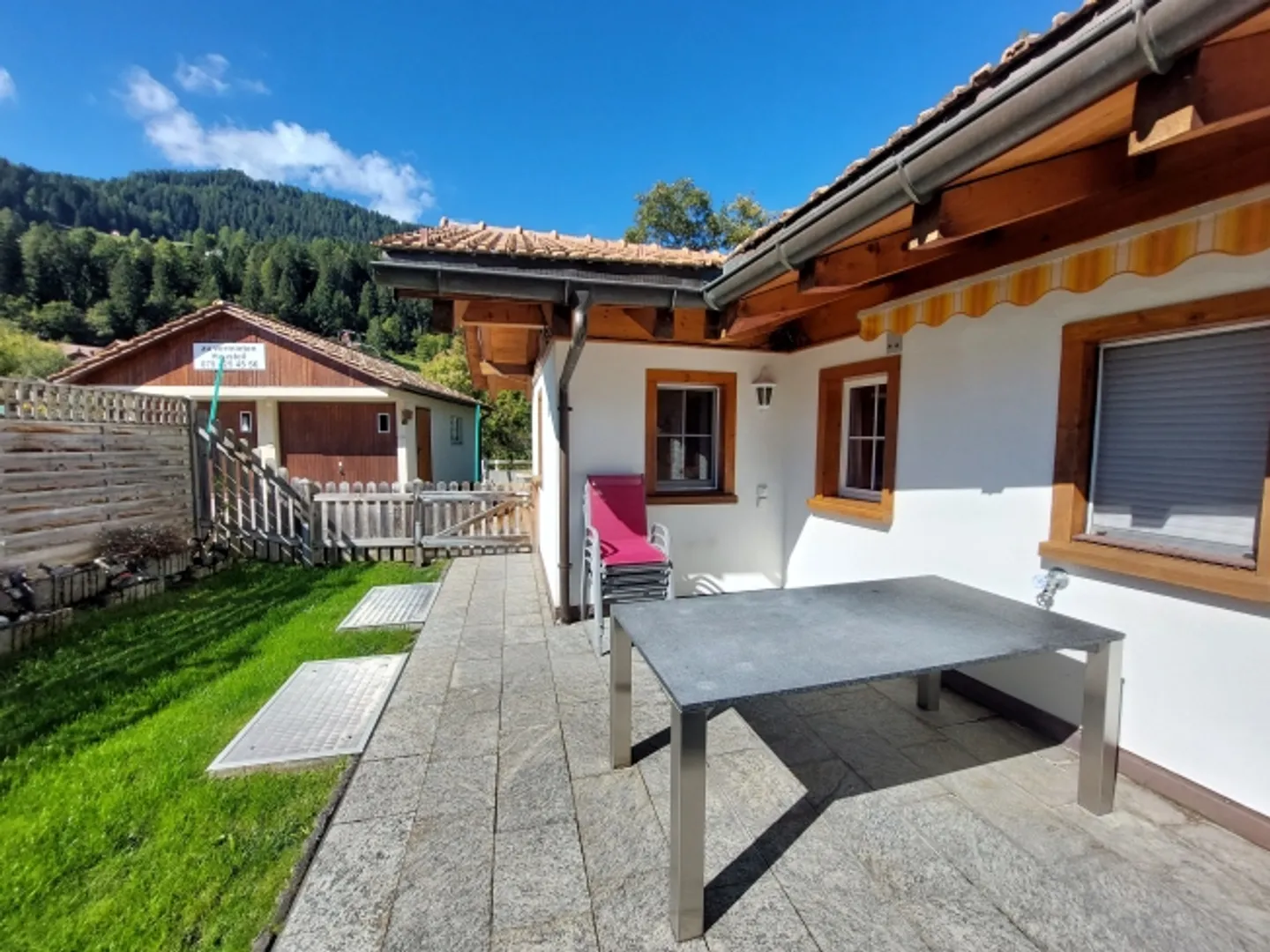 Spacious 6.5-room single-family house with sunny terrace and sauna/fitness - Photo 1 of 13