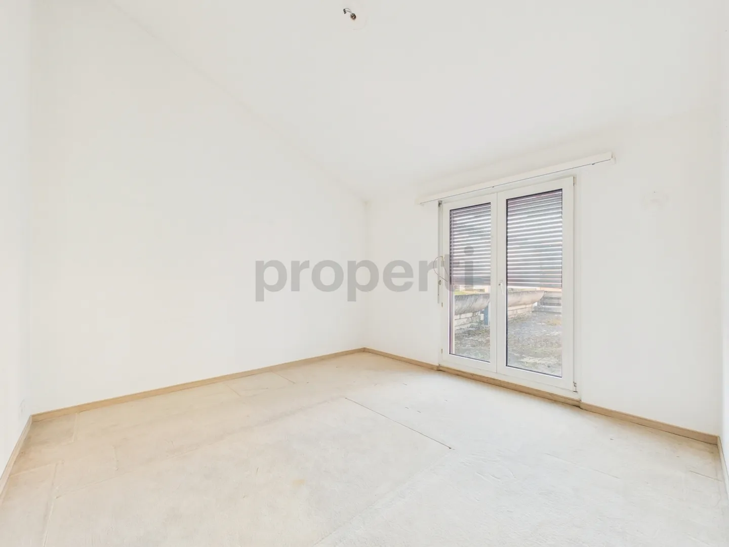 Stylish 4.5-Room Apartment - Photo 2 of 9