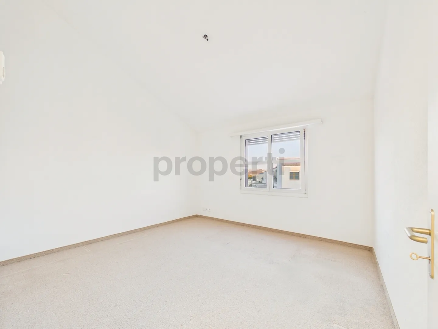 Stylish 4.5-Room Apartment - Photo 4 of 9