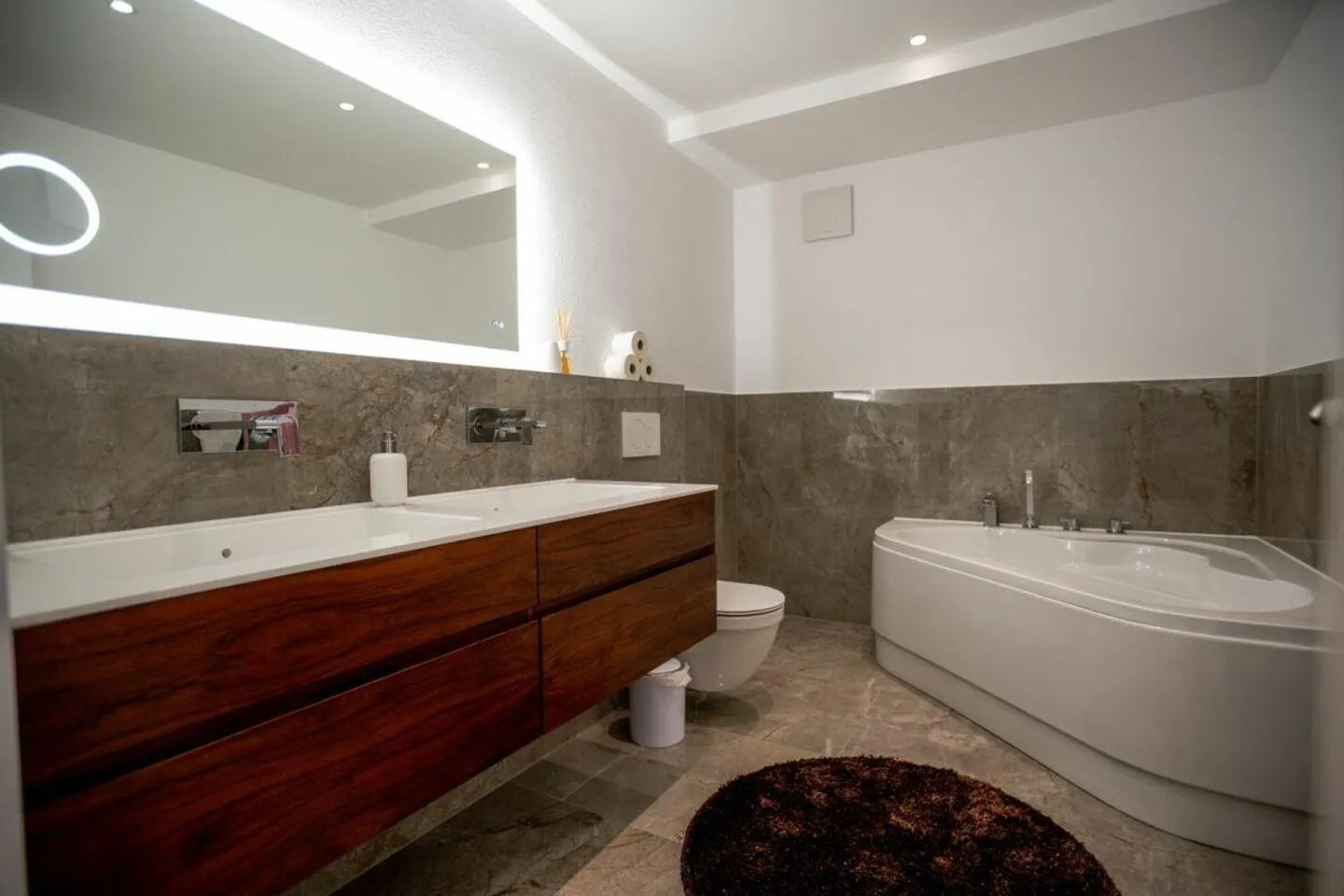 5.5 Zimmerwohnung - luxuriöses Bijou - Foto 8 von 10