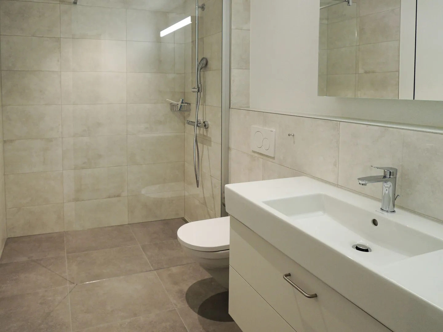 Appartamento moderno di 4,5 stanze in affitto - Foto 5 di 10