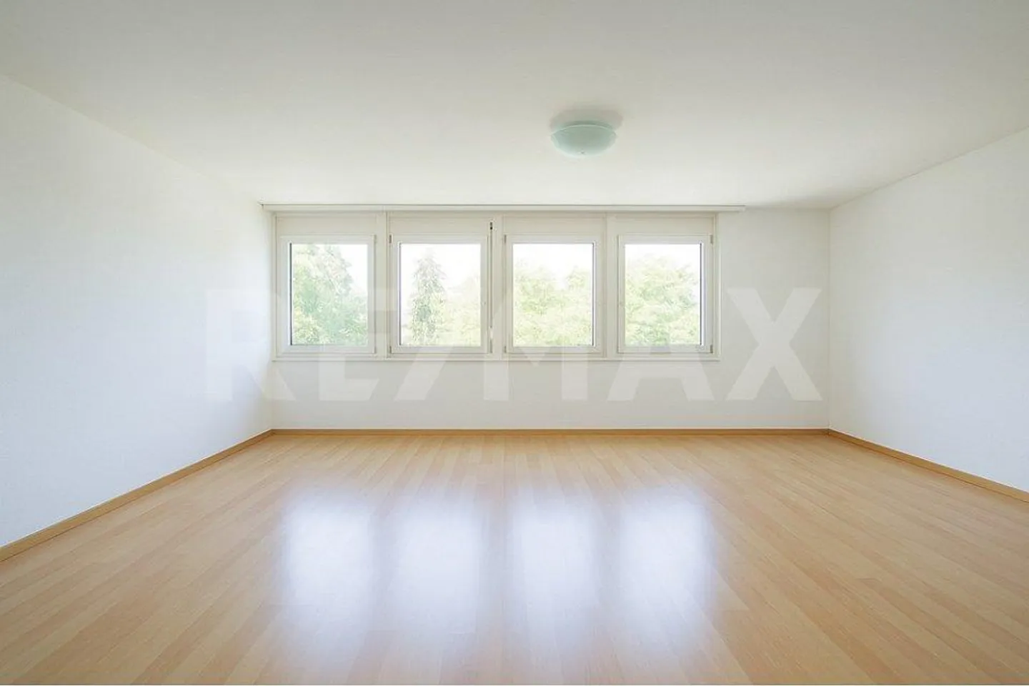 2.5 Room Apartment - Photo 3 of 9