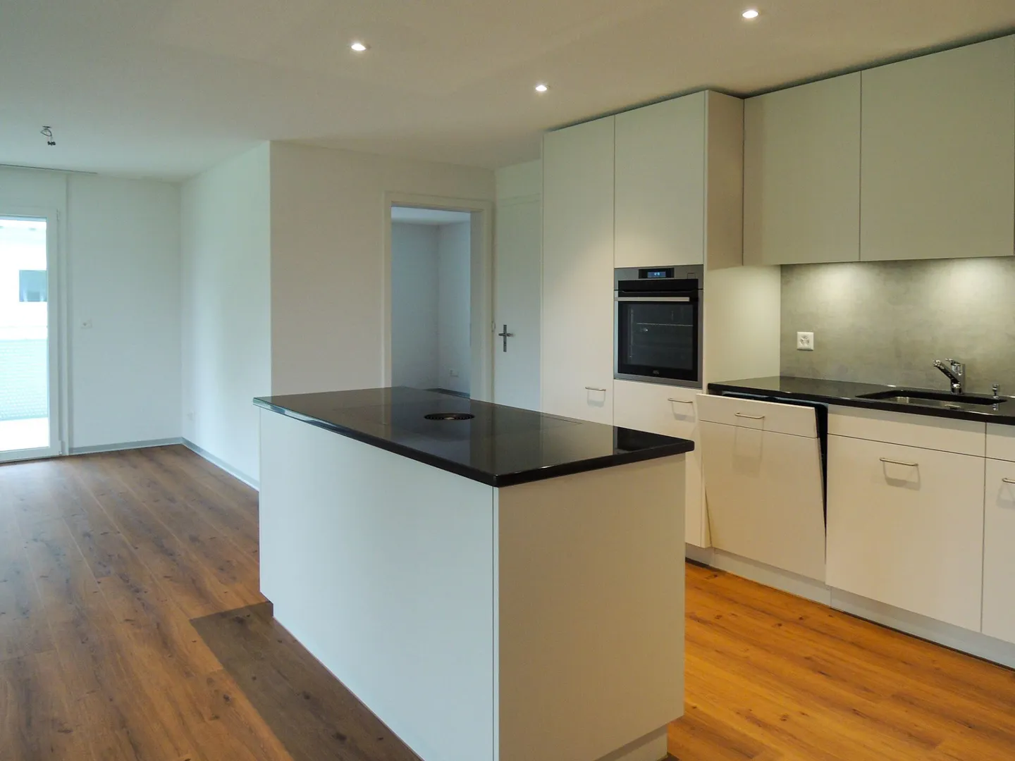 Appartamento moderno di 4,5 stanze in affitto - Foto 3 di 10