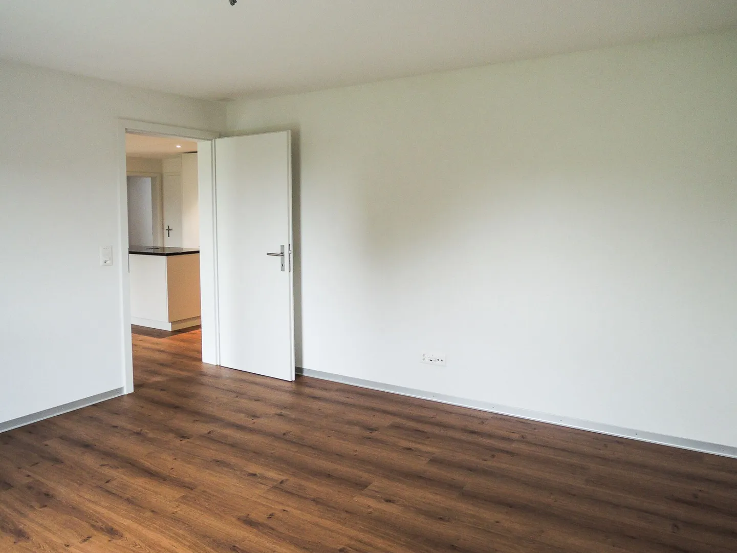 Appartamento moderno di 4,5 stanze in affitto - Foto 8 di 10