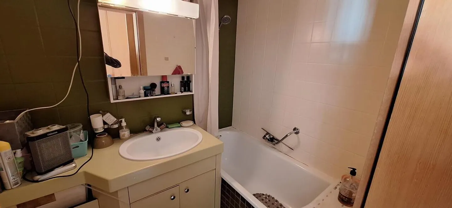 Two and a half room apartment for annual rent - Photo 3 of 5