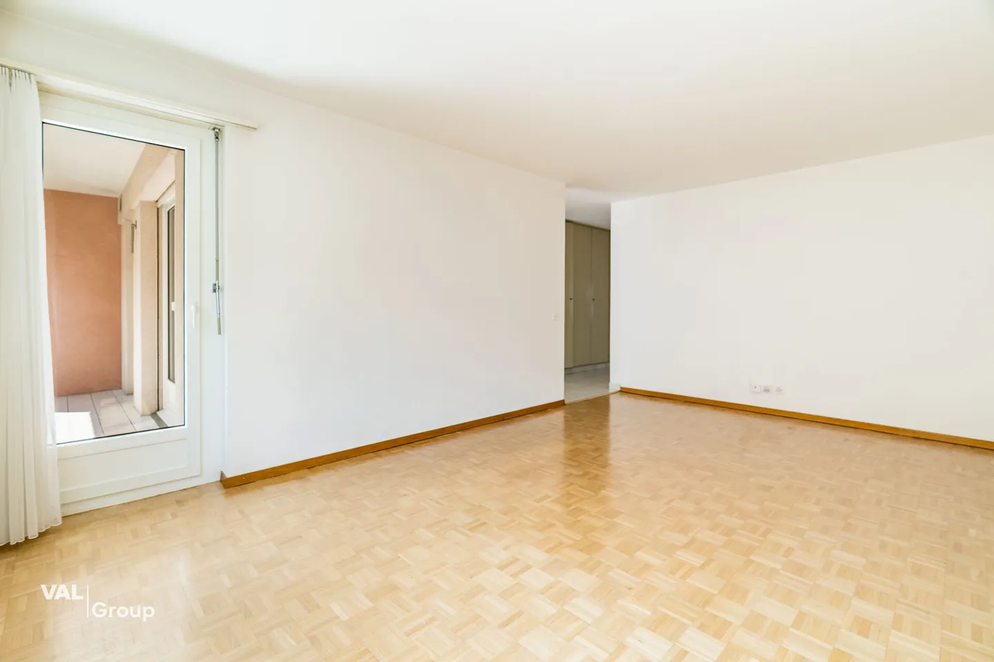 Central 3.5-Room Apartment in Visp - Photo 5 of 13