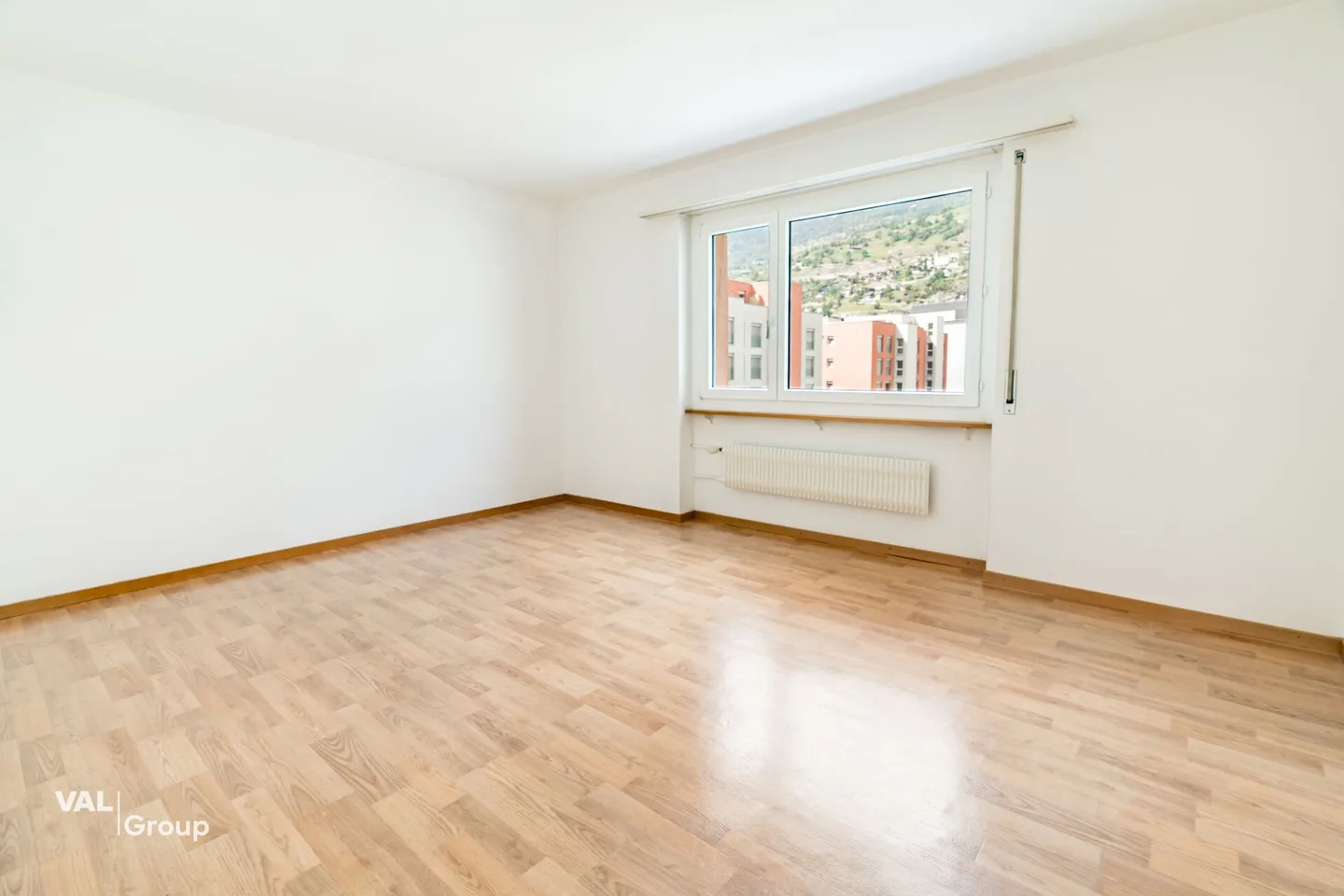 Central 3.5-Room Apartment in Visp - Photo 9 of 13