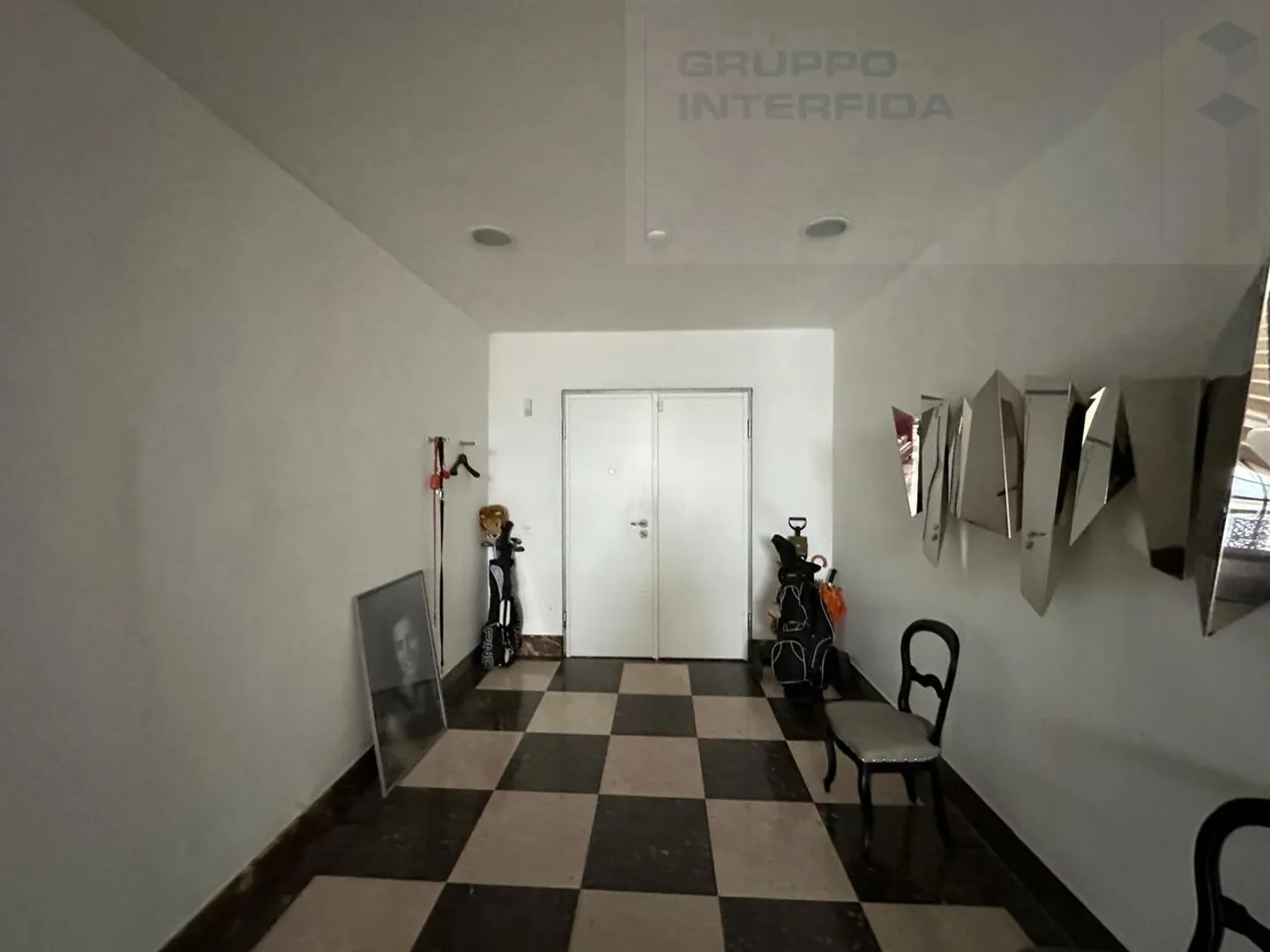 SPACIOUS ELEGANT APARTMENT WITH TERRACE - Photo 3 of 20