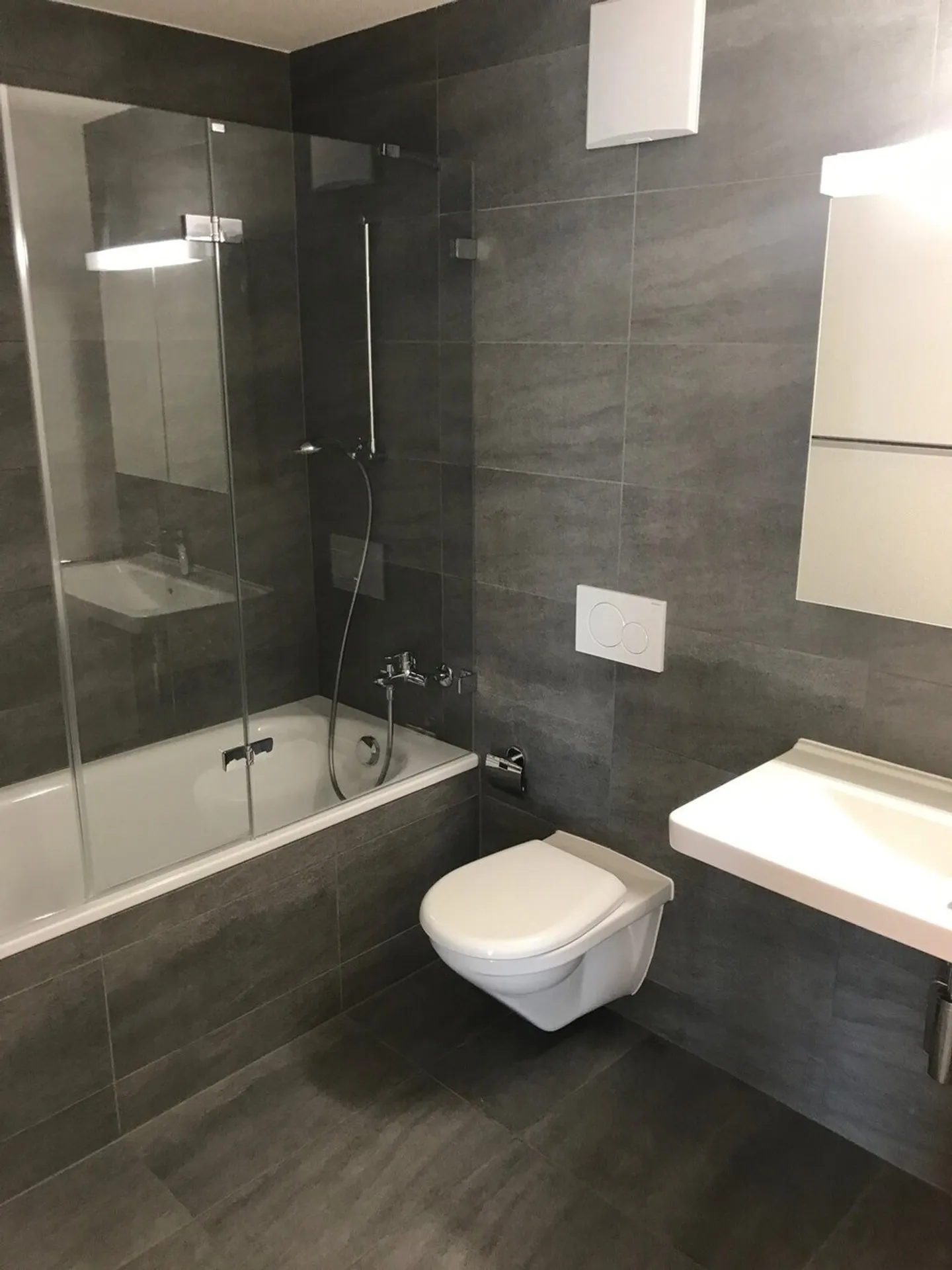 Bella appartamento di 2,5 stanze nel centro di Recherswil - Foto 9 di 12