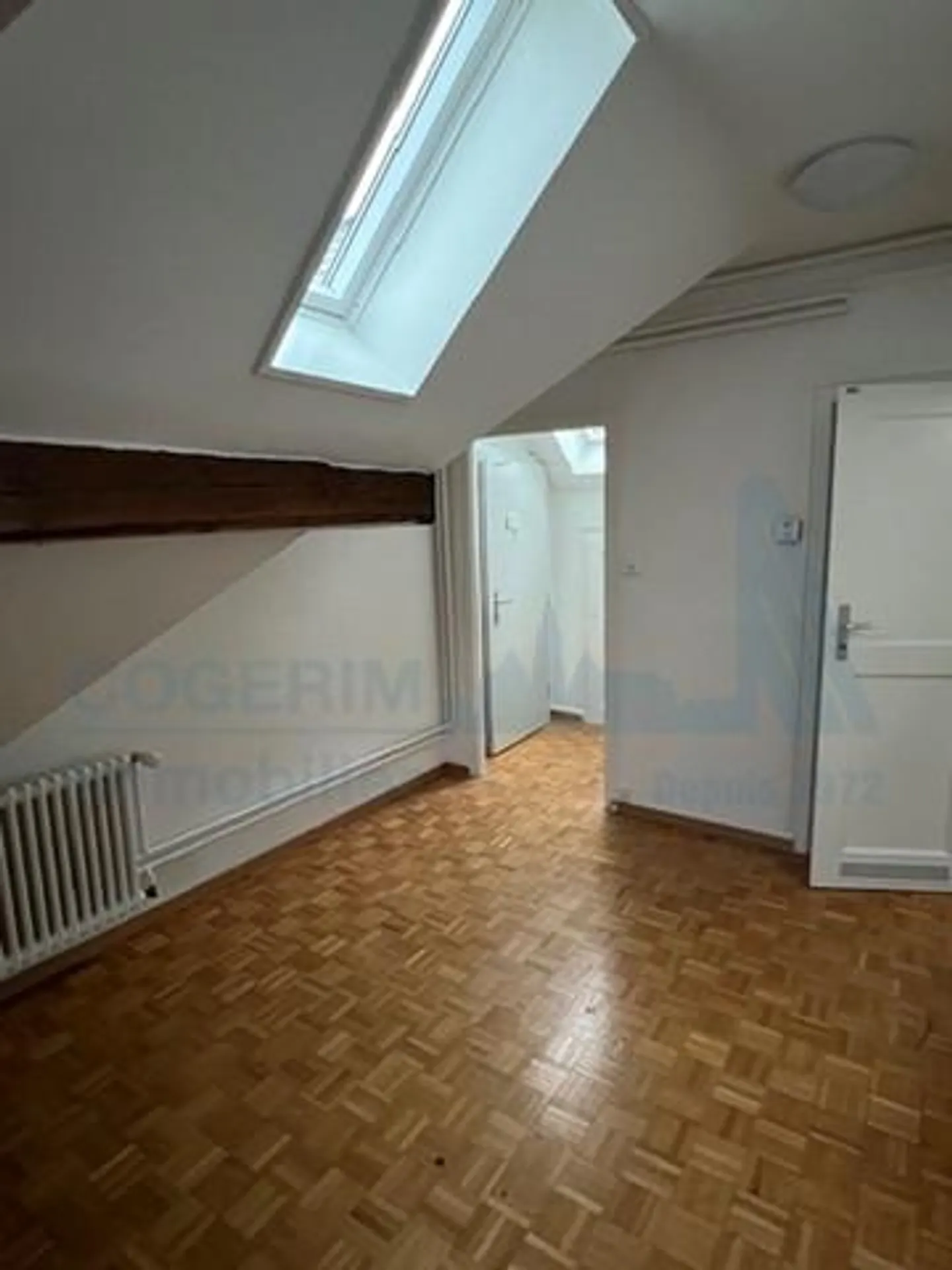 Charming Attique with Lake View - Photo 3 of 5