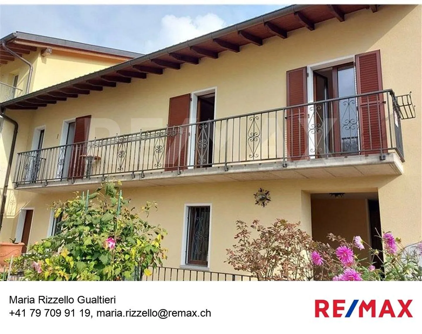 Cottage with balcony and panoramic view - Photo 1 of 13