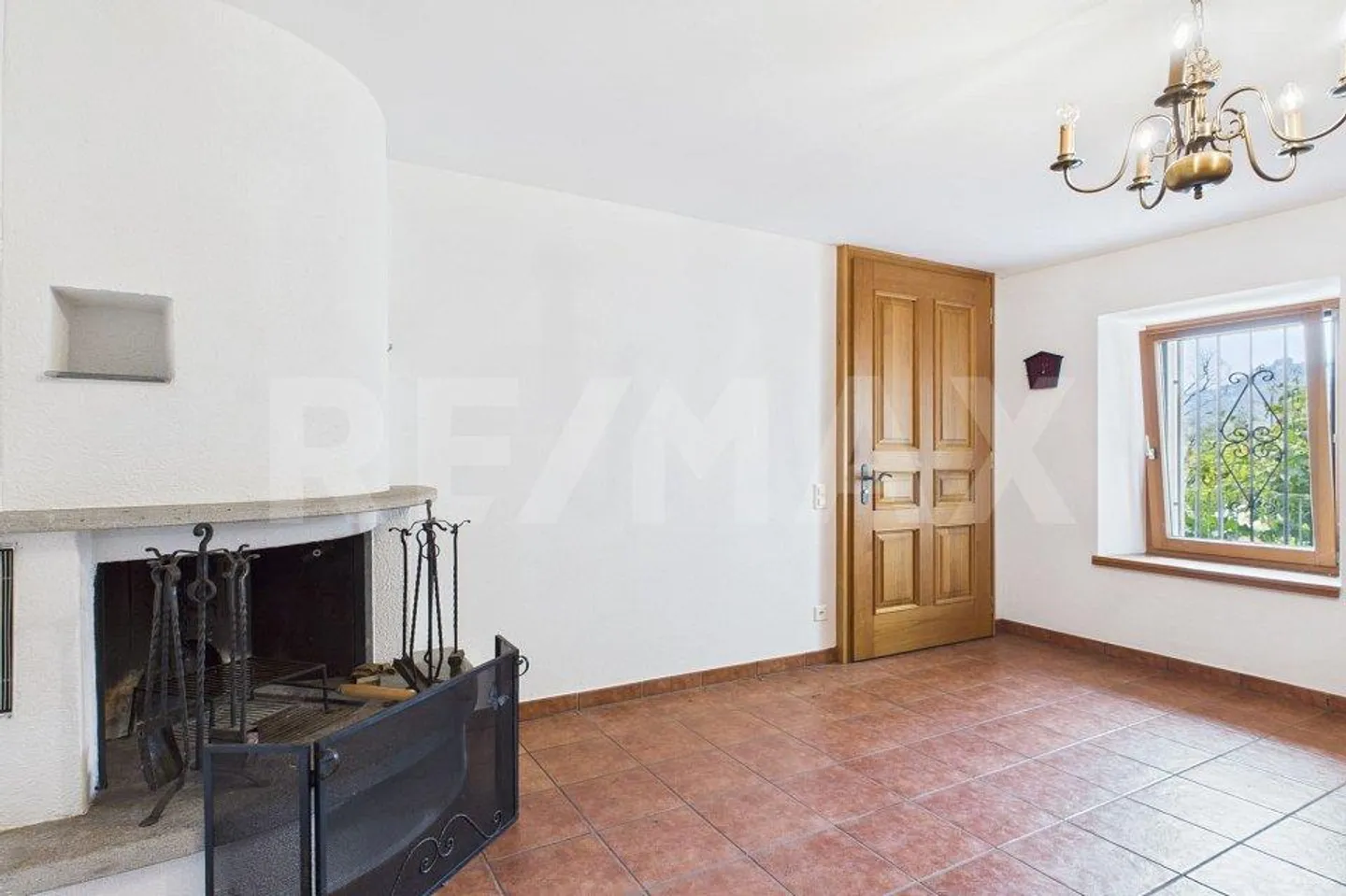 Cottage with balcony and panoramic view - Photo 3 of 13