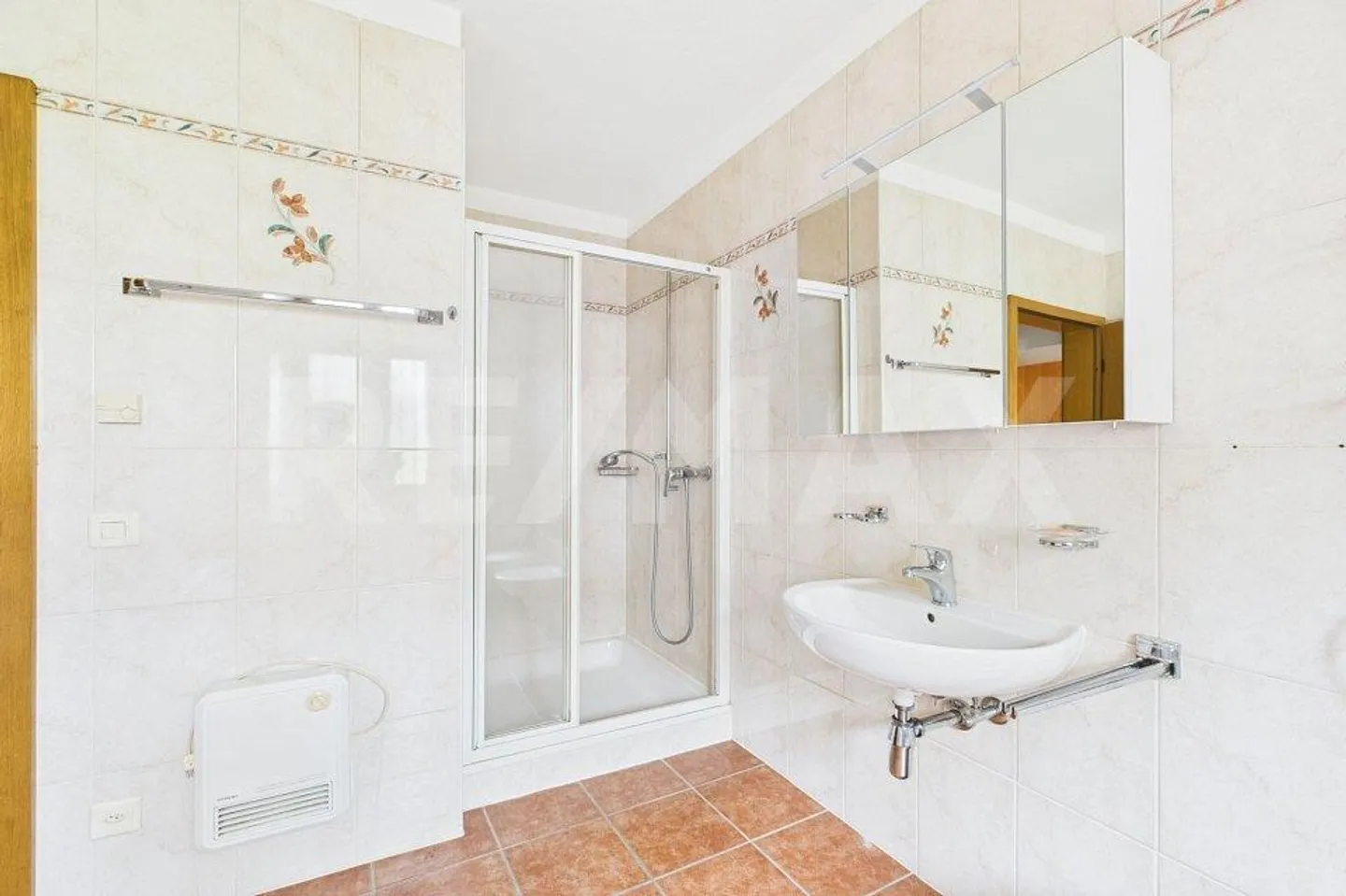 Cottage with balcony and panoramic view - Photo 8 of 13