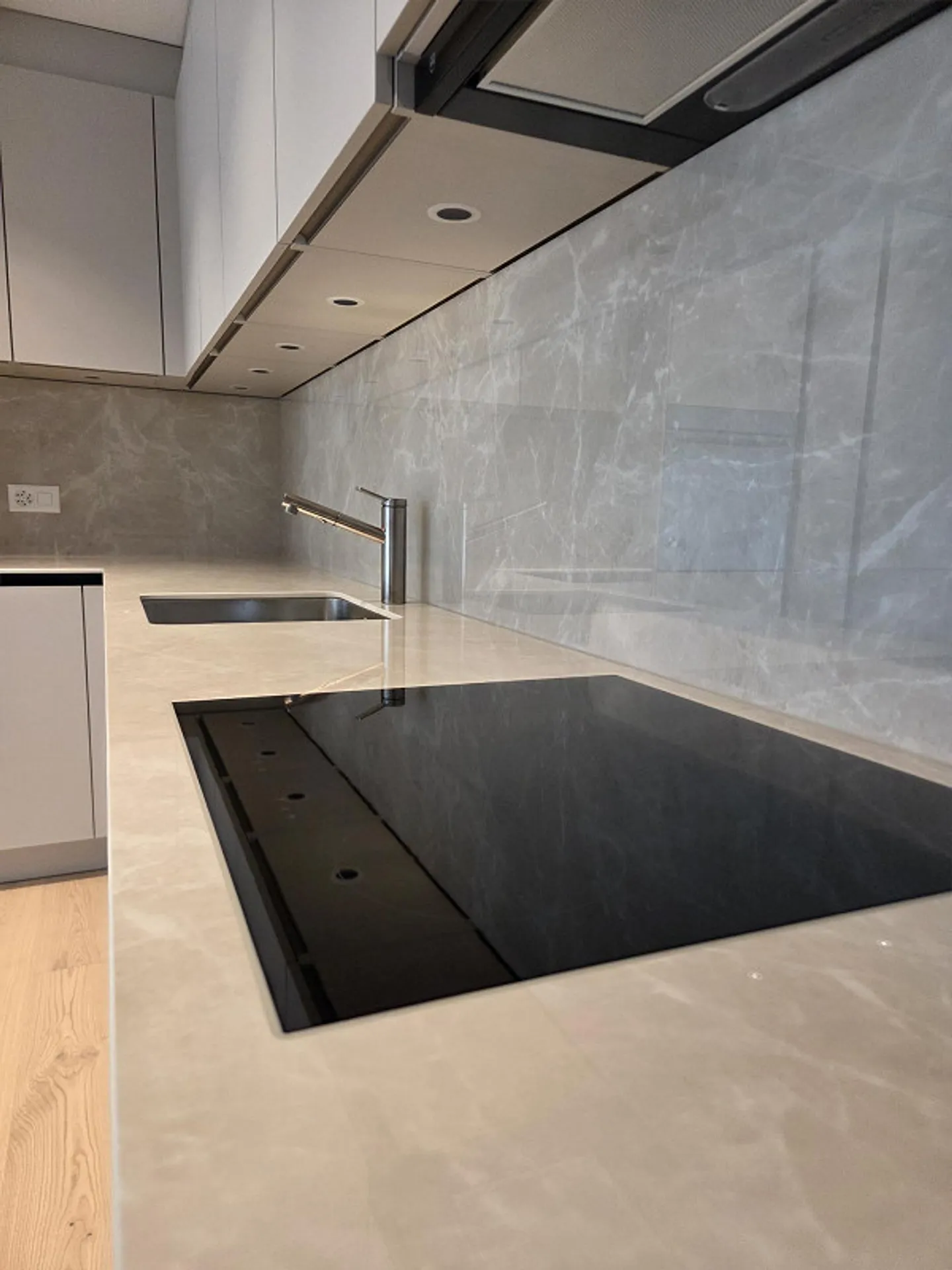 Appartement moderne de 3,5 pièces dans un emplacement calme - Photo 2 sur 12