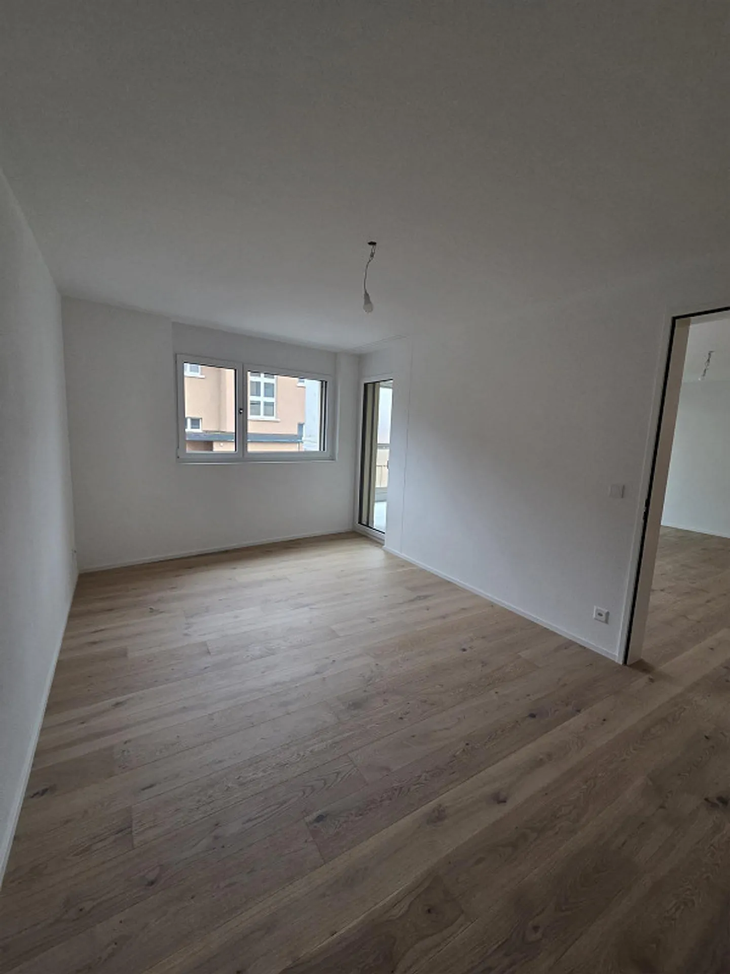 Appartement moderne de 3,5 pièces dans un emplacement calme - Photo 5 sur 12