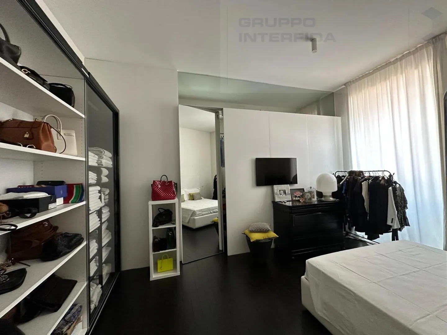 SPACIOUS ELEGANT APARTMENT WITH TERRACE - Photo 16 of 20