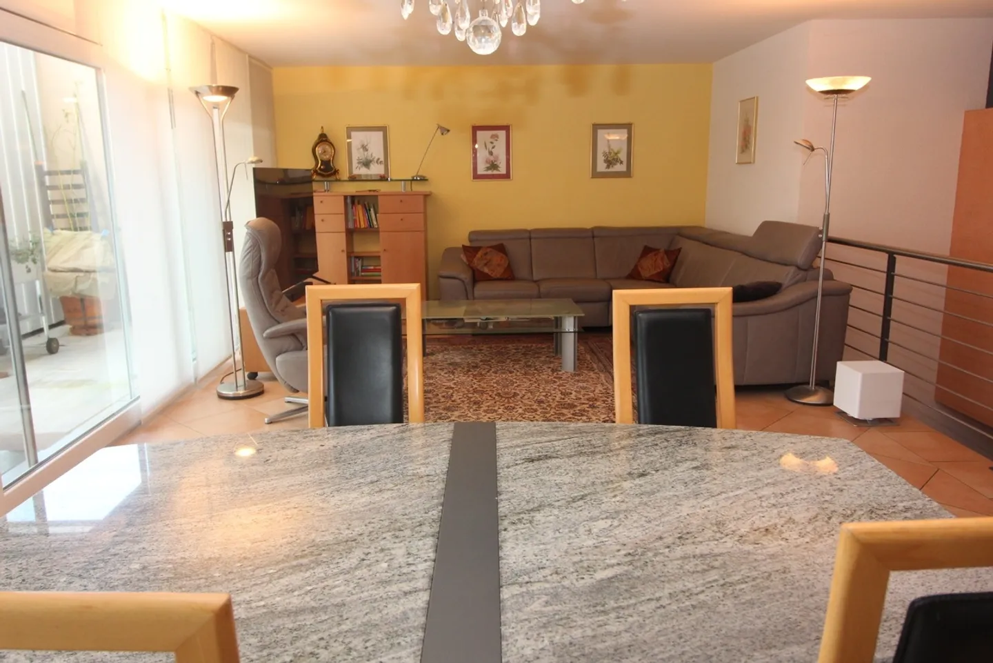 Beautiful living is like a little vacation every day - Photo 3 of 17