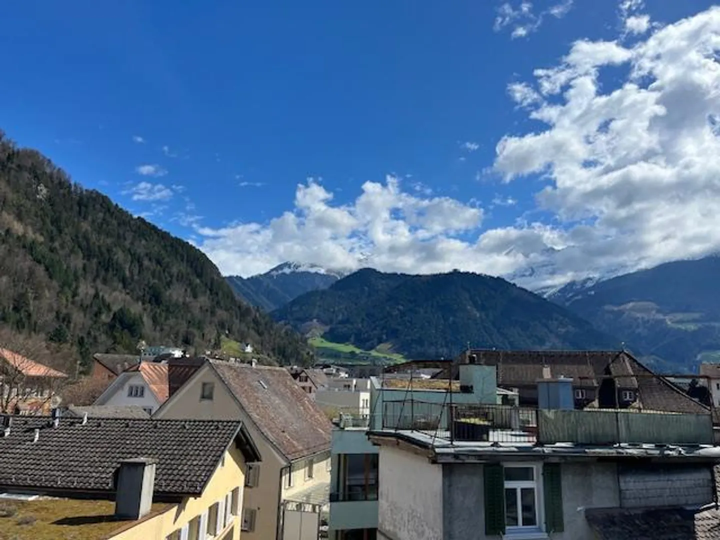 Appartamento duplex spazioso e recentemente ristrutturato nel centro di Altdorf - Foto 21 di 24