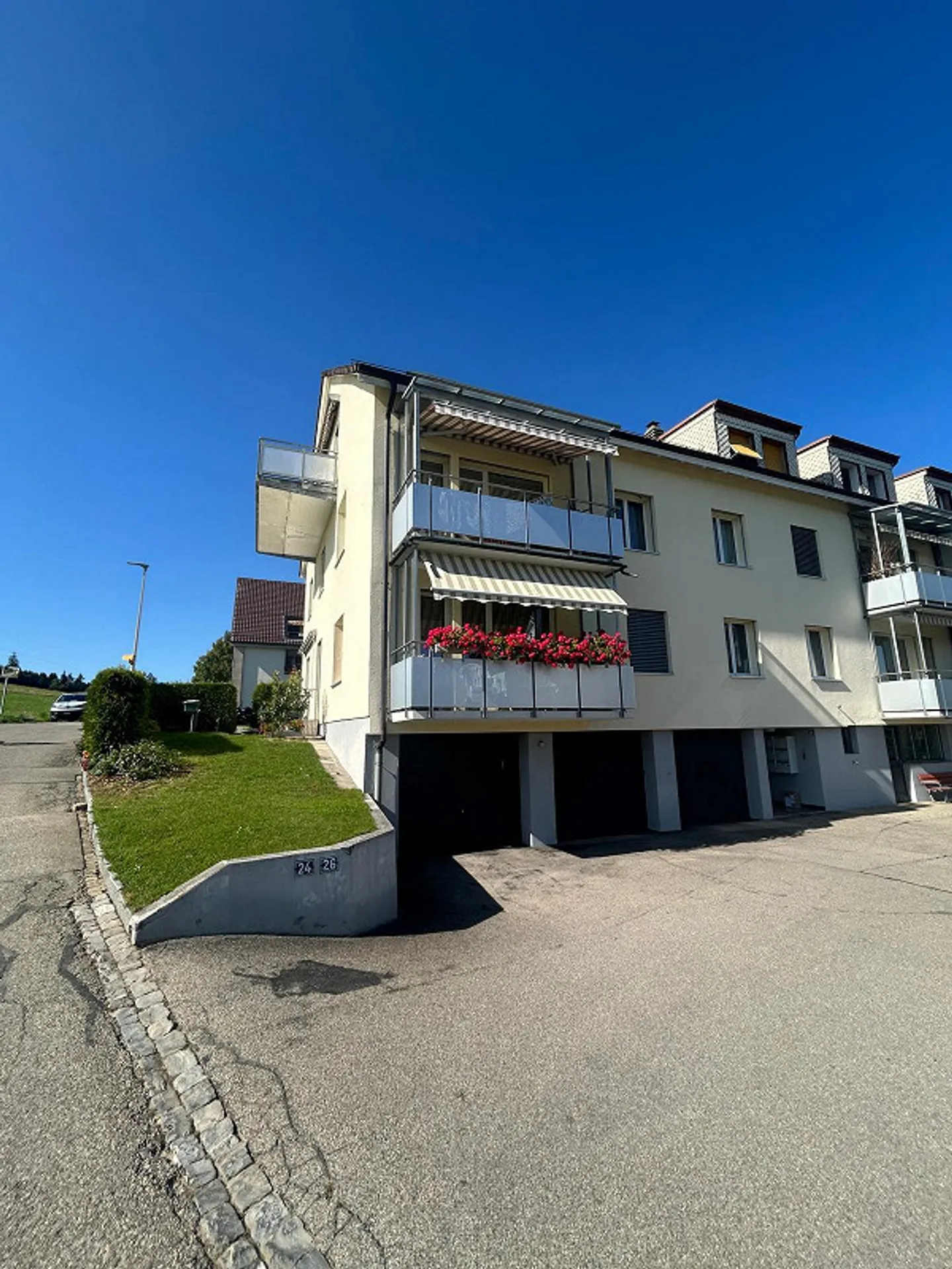 Modern 4.5-room apartment with a view - Photo 1 of 18