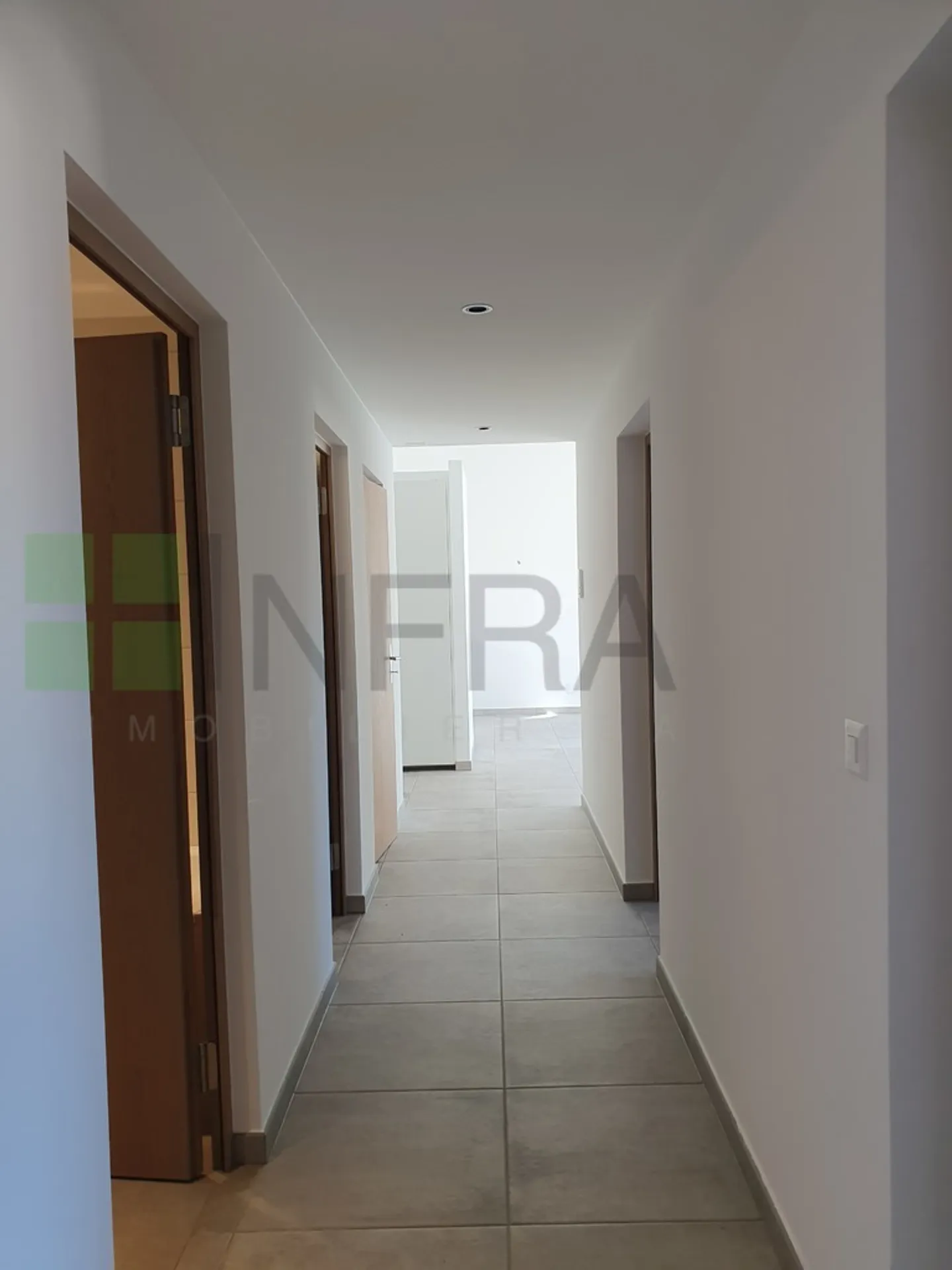 Appartamento moderno di 98 m2, 4 stanze al 1° piano senza ascensore - Foto 3 di 14