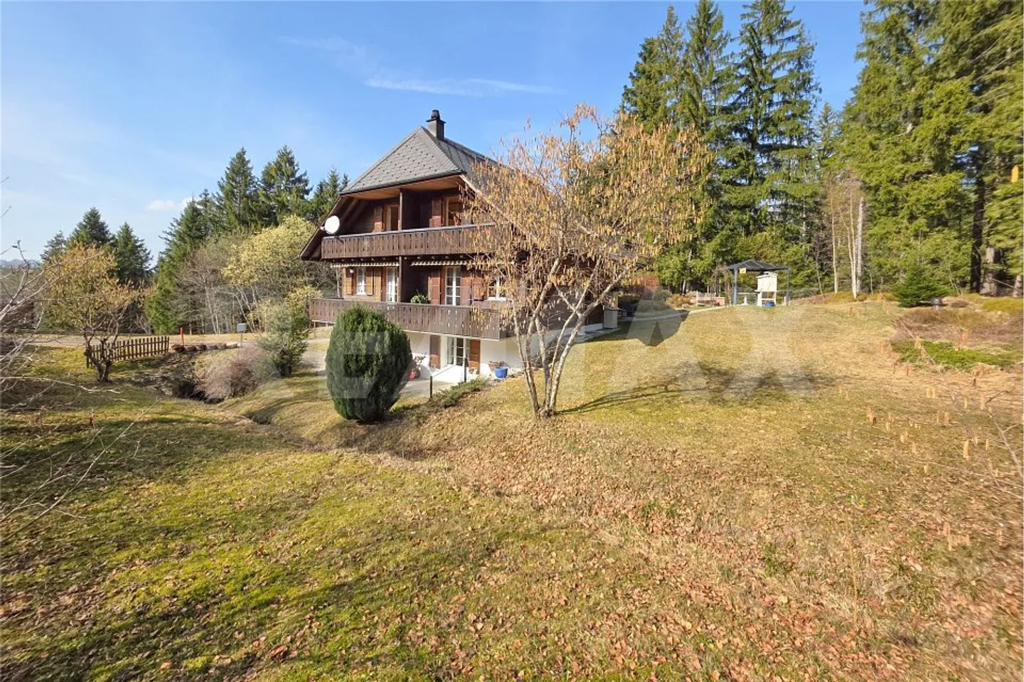 Wohnen, wo die Natur beginnt  Ihr Rückzugsort direkt am Waldrand in Rüschegg Heubach. - Photo 1 of 13