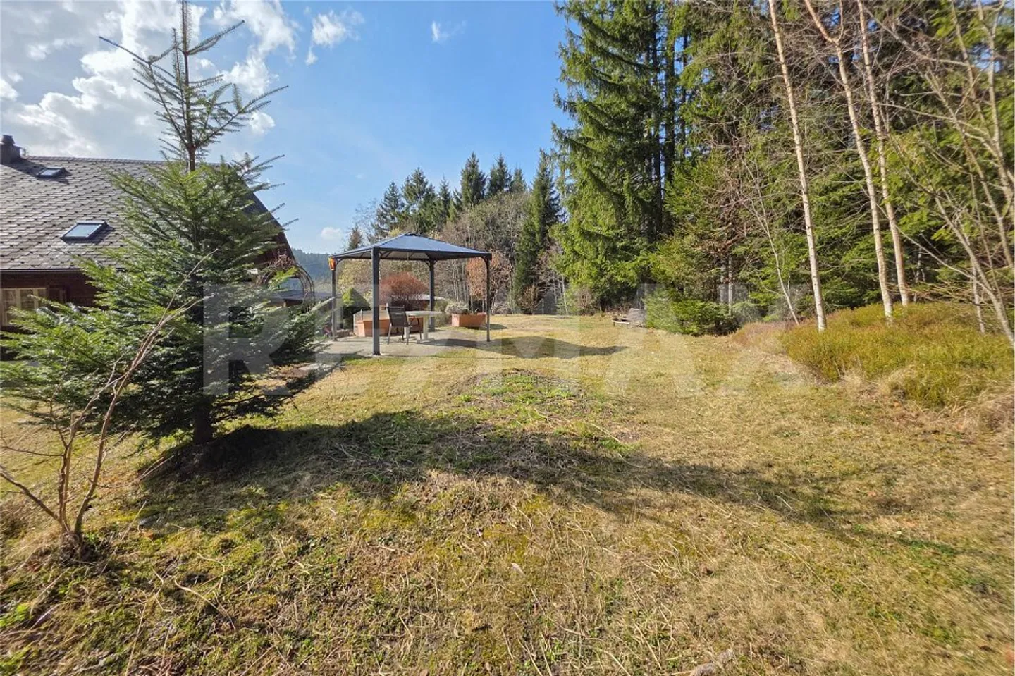 Wohnen, wo die Natur beginnt  Ihr Rückzugsort direkt am Waldrand in Rüschegg Heubach. - Photo 6 of 13